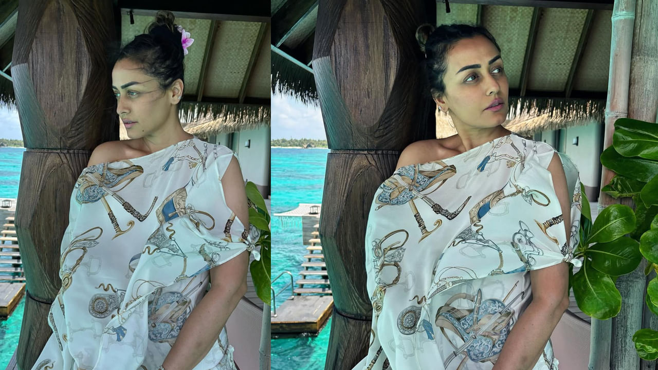 మహేష్ బాబు సతీమణి, నటి నమ్రత శిరోద్కర్ గురించి ఎంత చెప్పినా తక్కువే. అందం అభినయం ఈ బ్యూటీ సొంతం. తన ఫ్యామిలీనీ, బిజెనెస్ వ్యవహారాలు చూసుకుంటూ ఎప్పుడూ ఫుల్ బిజీగా గడిపేస్తుంటుంది ఈ చిన్నది. అంతే కాకుండా ఎప్పుడూ సోషల్ మీడియాలో చాలా చురుకుగా ఉంటుంది. ఎప్పటికప్పుడు సితారా, తన ఫ్యామిలీకి సంబంధించిన ఫొటోస్, వీడియోస్ షేర్ చేస్తుంటుంది.