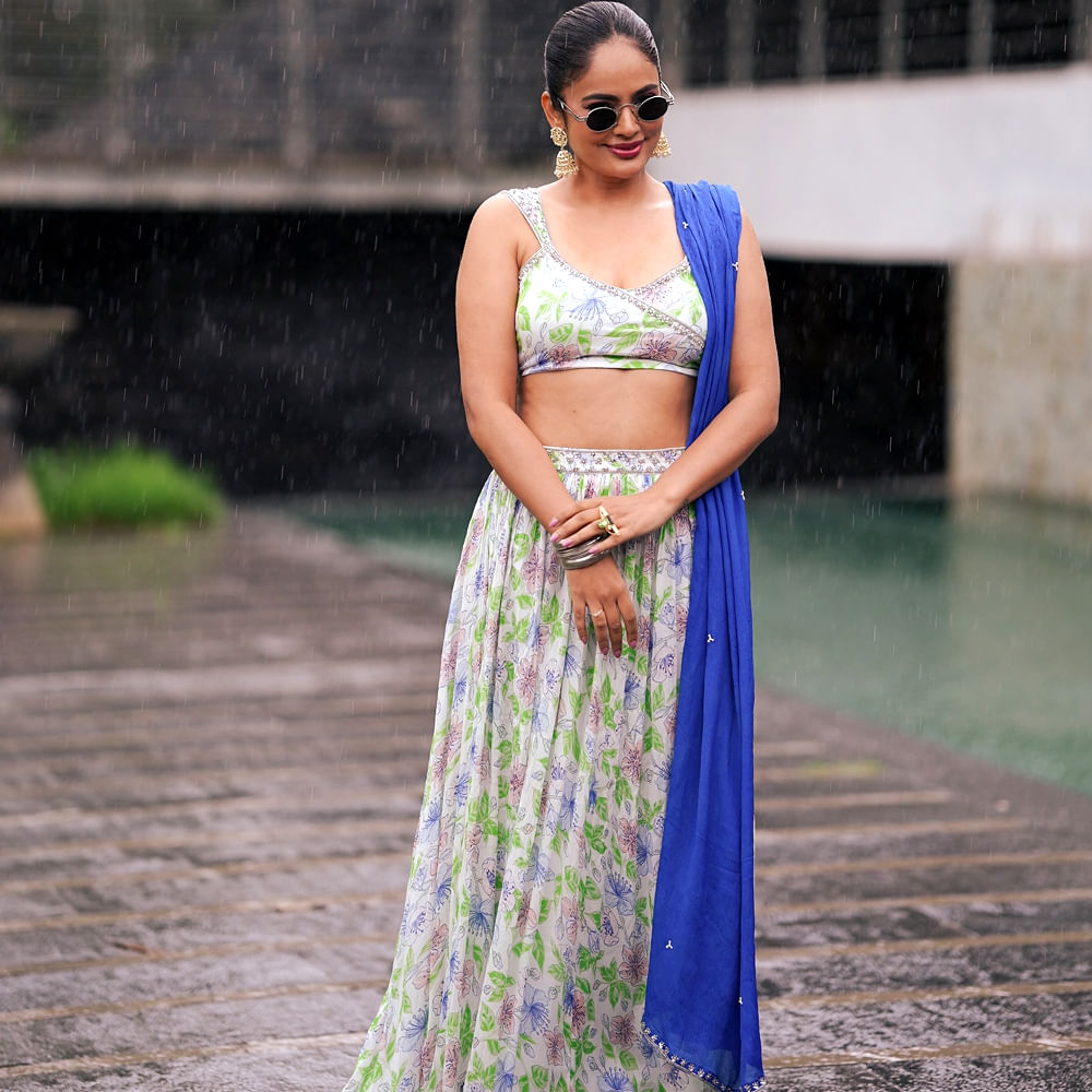 ఆ తర్వాత ఈ అమ్మడికి వరుస ఆఫర్స్ క్యూ కట్టాయి. టాలీవుడ్ లో బ్యాక్ బ్యాక్ సినిమాలు చేస్తుంది. ఆతర్వాత శ్రీనివాస కళ్యాణం, బ్లఫ్ మాస్టర్, ప్రేమకథ చిత్రం 2 సినిమాల్లో నటించింది. కానీ మంచి హిట్ మాత్రం అందుకోలేకపోయింది.