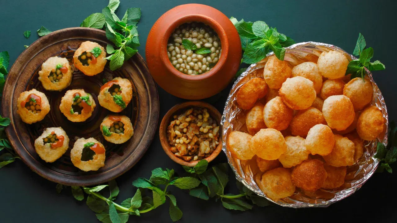 ఈ నీరు జీర్ణక్రియను మెరుగుపరుస్తుంది. కడుపును తేలికగా చేస్తుంది. పానీపూరి నీటిలో ఉండే యాంటీఆక్సిడెంట్లు, విటమిన్లు మీ రోగనిరోధక శక్తిని పెంచుతాయి. శరీరం వ్యాధులతో పోరాడటానికి వీలు కల్పిస్తాయి.