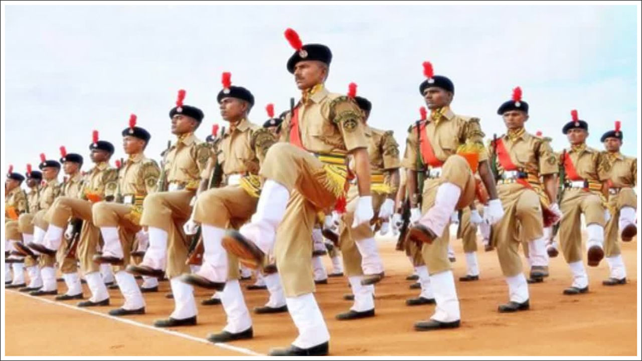 Police Jobs: గుడ్న్యూస్ త్వరలోనే 6 వేల పోలీసు ఉద్యోగాలకు పోస్టింగ్ .. క్లారిటీ ఇచ్చిన మంత్రి