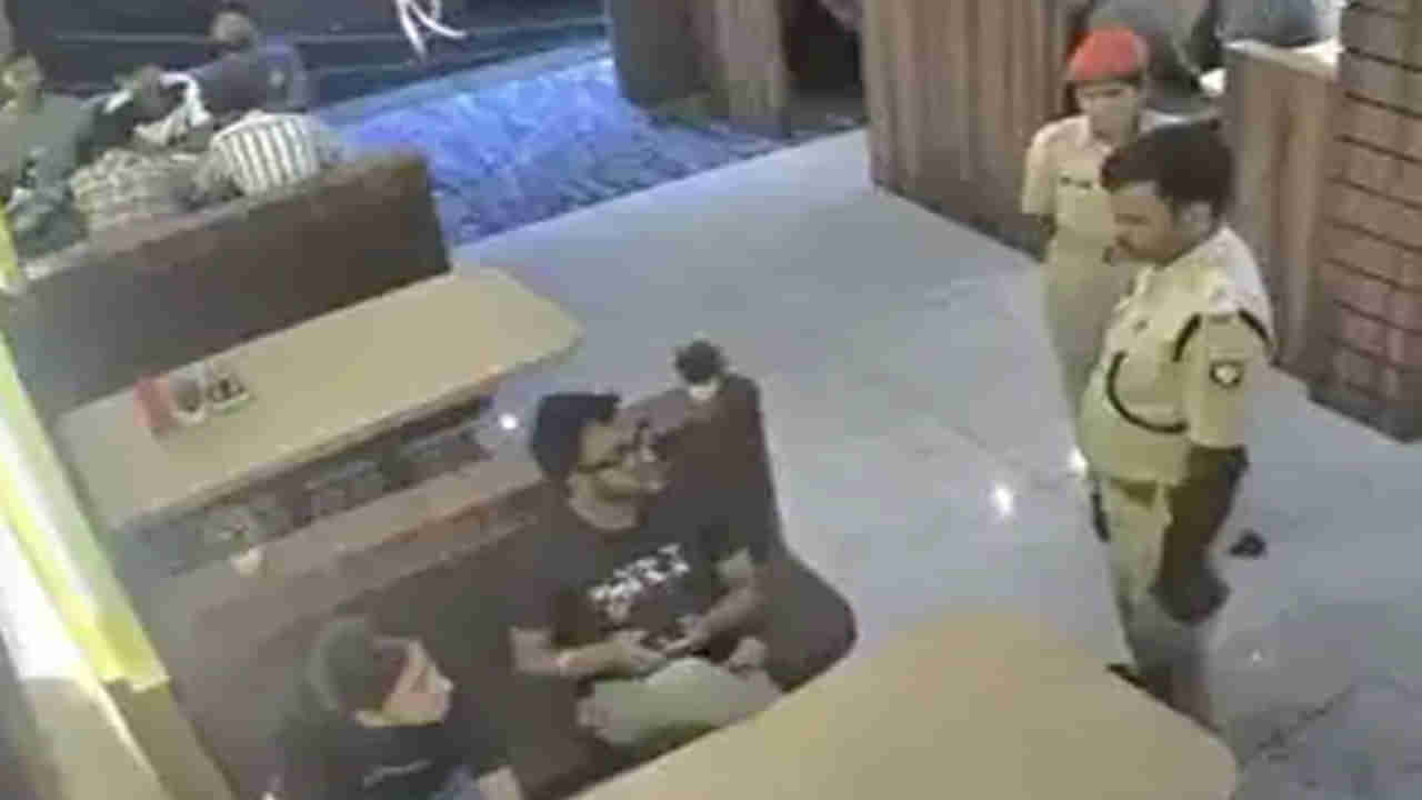 Viral Video: చెల్లి అని చెప్పినా వదలని పోలీస్‌ ఆఫీసర్‌... బీహార్‌ పోలీస్‌ ప్రవర్తనపై నెటిజన్స్‌ ఫైర్‌