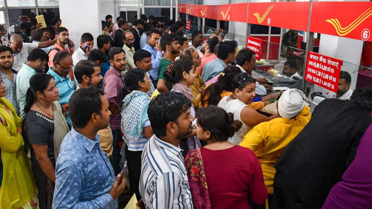 ఈ పథకం కింద 10 సంవత్సరాల కంటే ఎక్కువ వయస్సు ఉన్న మైనర్లు కూడా వారి తల్లిదండ్రుల సహాయంతో ఖాతాను తెరవవచ్చు. పిల్లలకి 18 సంవత్సరాల వయస్సు వచ్చినప్పుడు, వారు కొత్త KYCని సమర్పించాల్సి ఉంటుంది. మీరు మొబైల్ బ్యాంకింగ్ లేదా ఇంటర్నెట్ బ్యాంకింగ్ ద్వారా కూడా దీన్ని తెరవవచ్చు.  ఇది చాలా సులభం, సౌకర్యవంతంగా ఉంటుంది.