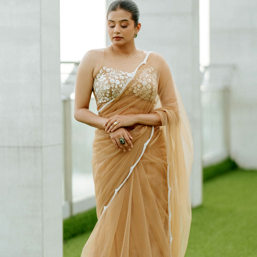 ముస్లింను పెళ్లి చేసుకున్న తర్వాత ప్రియమణిపై పలువురు విమర్శలు గుప్పించారు. దీని పై ఆమె స్పందిస్తూ.. నా పిల్లలు ఉగ్రవాదులు అవుతారంటూ చేసిన వ్యాఖ్యలను చేశారు. మతంతో సంబంధం లేకుండా ప్రేమించి పెళ్లి చేసుకున్నాను. దాని మీద ఇంత ద్వేషం ఎందుకో అర్థం కావడం లేదు.