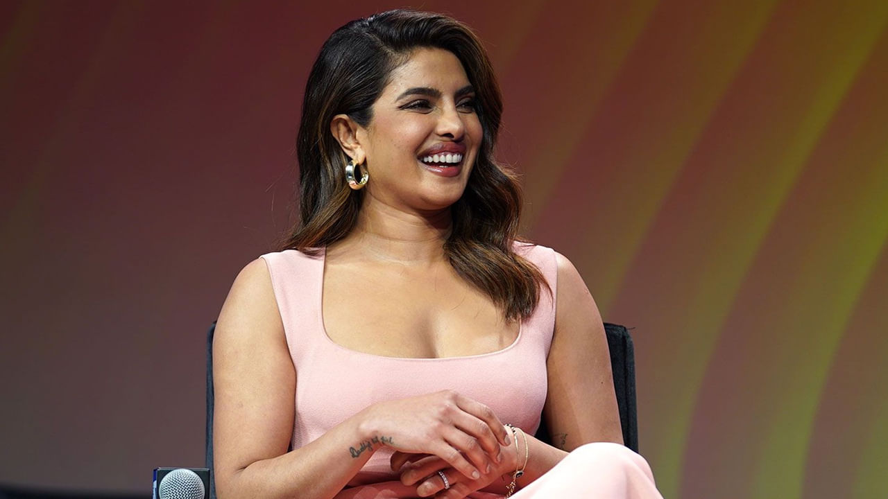 రెస్టారెంట్‌ బిజినెస్‌.. ప్రియాంక చోప్రా బాలీవుడ్ దాటి హాలీవుడ్‌లో తనకంటూ ఒక ప్రత్యేక స్థానాన్ని ఏర్పరచుకుంది. ఆమె నటనకే పరిమితం కాకుండా వివిధ వ్యాపారాలలో కూడా దూసుకుపోయింది. ఆమెకు సొంత నిర్మాణ సంస్థ ఉంది, ఒక రెస్టారెంట్ కూడా ఉంది. టైమ్స్ ఆఫ్ ఇండియా నివేదిక ప్రకారం ఆమె నికర విలువ సుమారు రూ.650 కోట్లుగా అంచనా.