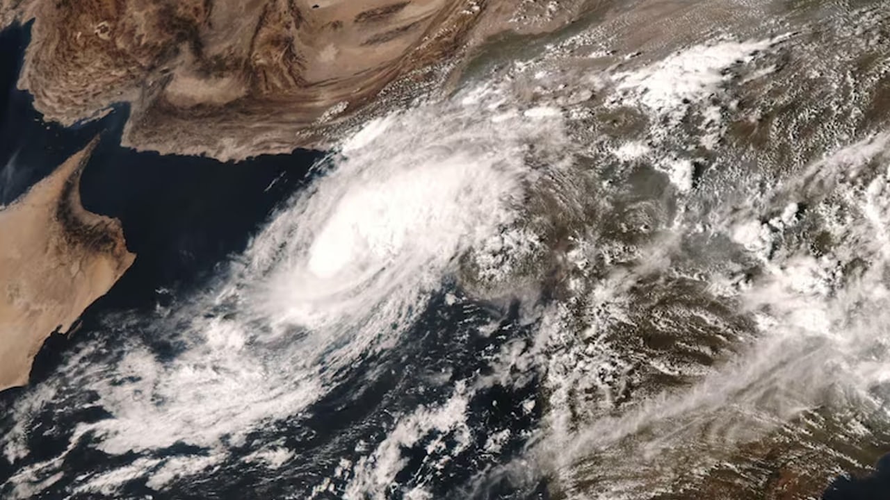 Rain Alert: ముంచుకొస్తున్న ‘శక్తి’ తుఫాన్.. ఏపీ, తెలంగాణ తాజా వెదర్ రిపోర్ట్ ఇదిగో.. బాబోయ్.!