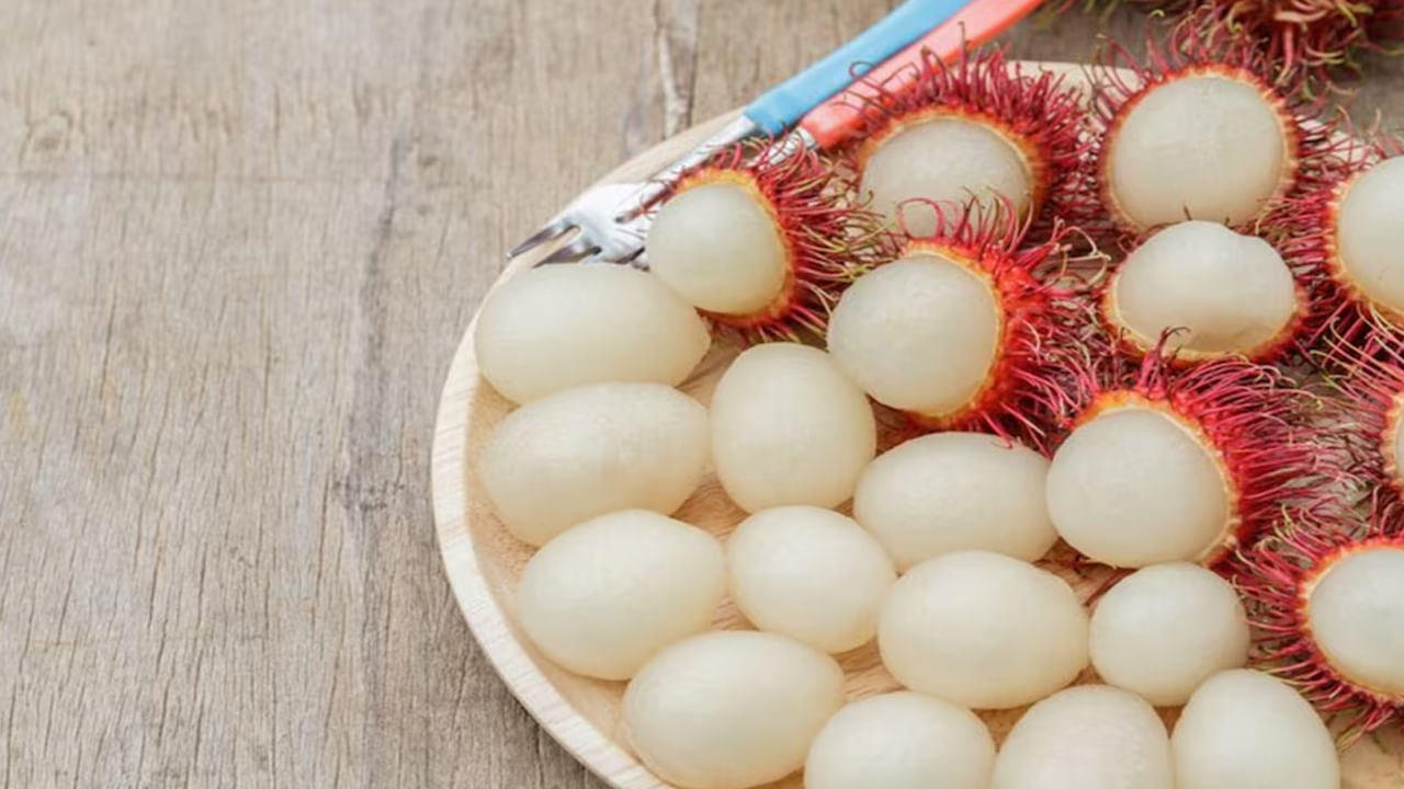 ఈ పండు యాంటీ బాక్టీరియల్ లక్షణాలు కలిగి ఉంటుంది. శరీరంపై గాయాలు త్వరగా మానేలా చేస్తుంది. ఇది క్యాన్సర్‌ను నిరోధించగలదు. ఈ యాంటీఆక్సిడెంట్లు వాపుతో పోరాడతాయి. శరీరంలోని కణాలను దెబ్బతినకుండా కాపాడతాయి. ఇది హానికరమైన ఫ్రీ రాడికల్స్‌ను తటస్థీకరిస్తుంది. వివిధ రకాల క్యాన్సర్‌ల నుండి రక్షణను అందిస్తుంది. దీనిని కాలేయ క్యాన్సర్ చికిత్సకు కూడా ఉపయోగించవచ్చు. మరొక నివేదిక ప్రకారం, ప్రతిరోజూ ఐదు రాంబుటాన్లు తినడం వల్ల క్యాన్సర్ ప్రమాదాన్ని గణనీయంగా తగ్గించవచ్చు.