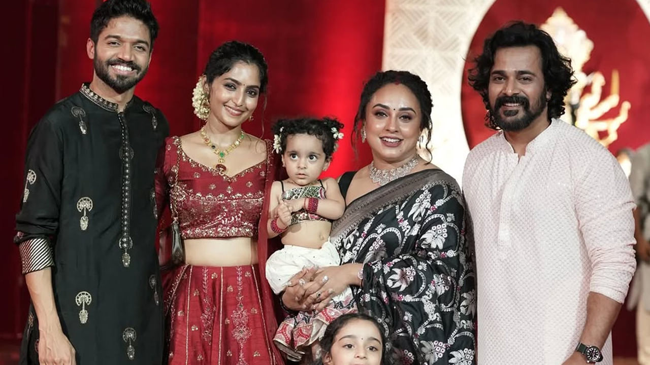  ఇందుకు సంబంధించిన ఫొటోల‍్ని రెబా భర్త తన ఇన్ స్టా గ్రామ్ లో పోస్ట్ చేశాడు. ఈ వేడుకల్లో ఉప్పెన బ్యూటీ కృతి శెట్టి కూడా స్పెషల్ అట్రాక్షన్ గా నిలిచింది. 
