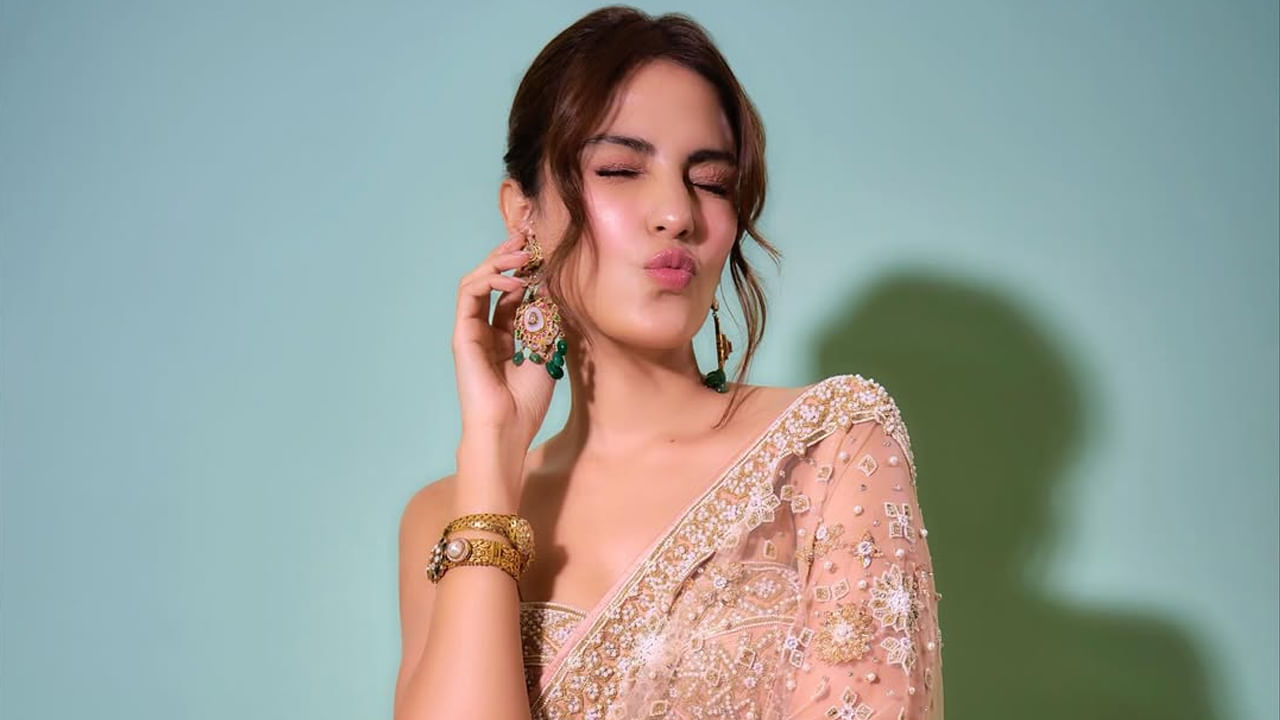 Rhea Chakraborty1