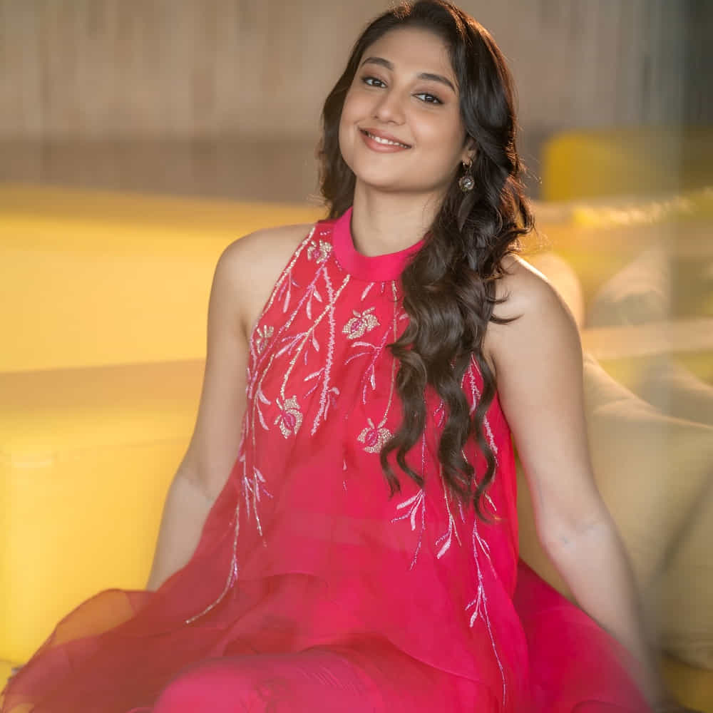 యంగ్ అండ్ బ్యూటీఫుల్ హీరోయిన్ రితికా నాయక్.. ఇప్పుడు తెలుగులో వరుస సినిమాలతో దూసుకుపోతుంది. ఇప్పుడిప్పుడే వరుస అవకాశాలు అందుకుంటూ తనకంటూ మంచి గుర్తింపు తెచ్చుకుంటుంది. కెరీర్ మొదట్లో సినిమాల్లో చిన్న చిన్న పాత్రలలో నటించింది.