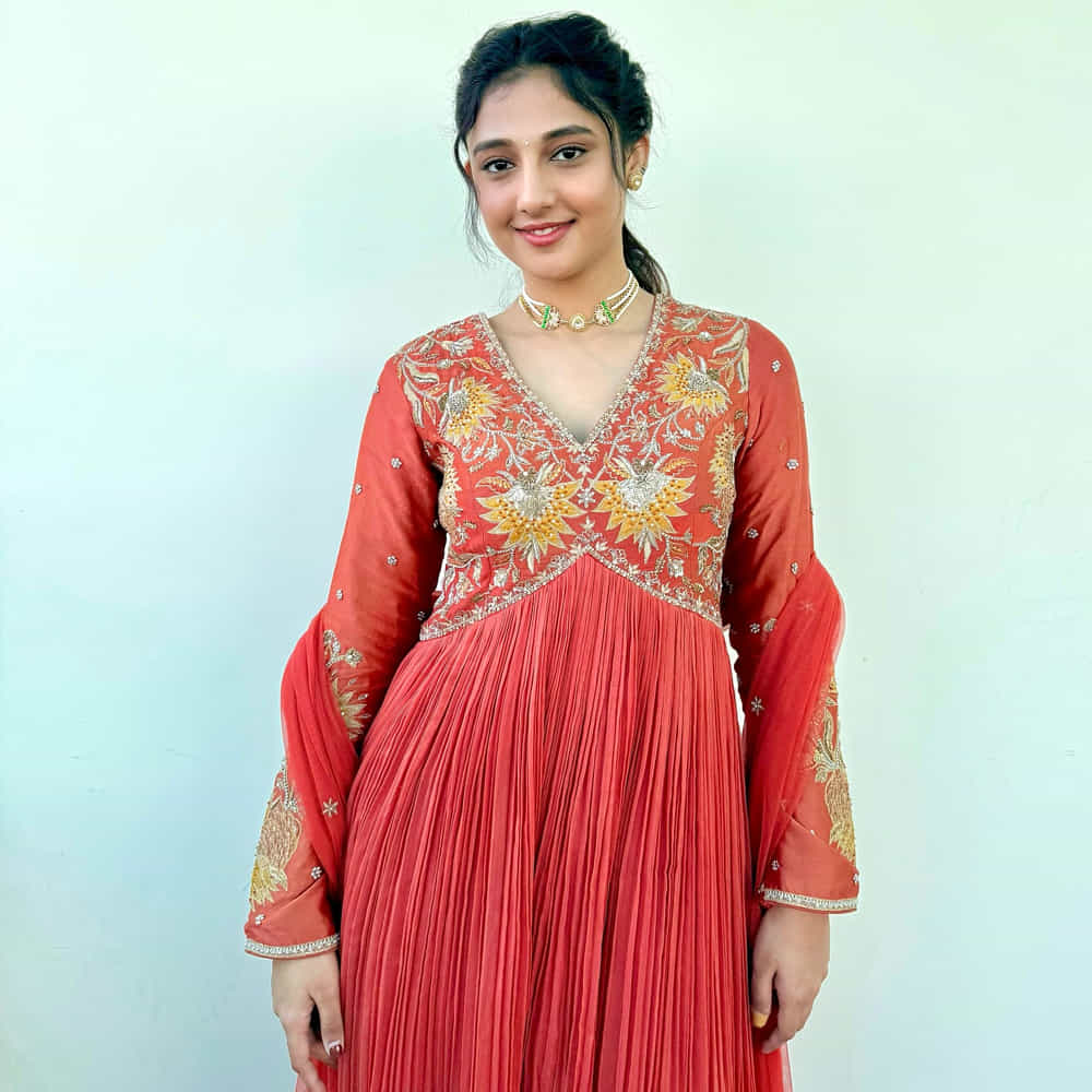 నటనపై ఆసక్తితో సినీరంగంలోకి అడుగుపెట్టిన ఈ బ్యూటీ.. 2019 నుంచి సినిమా ప్రపంచంలోకి ఎంట్రీ ఇచ్చింది. 2022లో విశ్వక్ సేన్ నటించిన అశోకవనంలో అర్జున కళ్యాణం చిత్రంలో సెకండ్ హీరోయిన్ గా నటించింది. ఇందులో తన నటనతో ఆకట్టుకుంది.