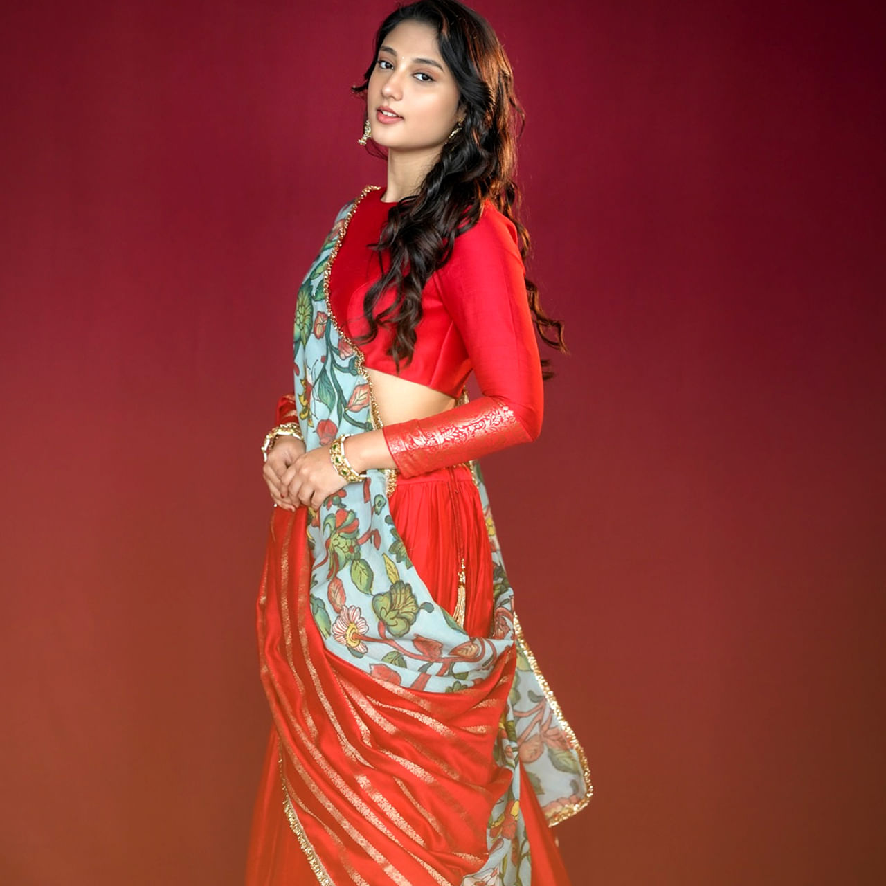  రితికా నాయక్.. ఢిల్లీకి చెందిన ఈ ముద్దుగుమ్మ మోడలింగ్ ద్వారా కెరీర్ ప్రారంభించింది. ఆతర్వాత నటిగా మారి ప్రేక్షకులను అలరిస్తుంది. ఆమె ప్రధానంగా తెలుగు చలనచిత్ర పరిశ్రమలో పనిచేస్తుంది.