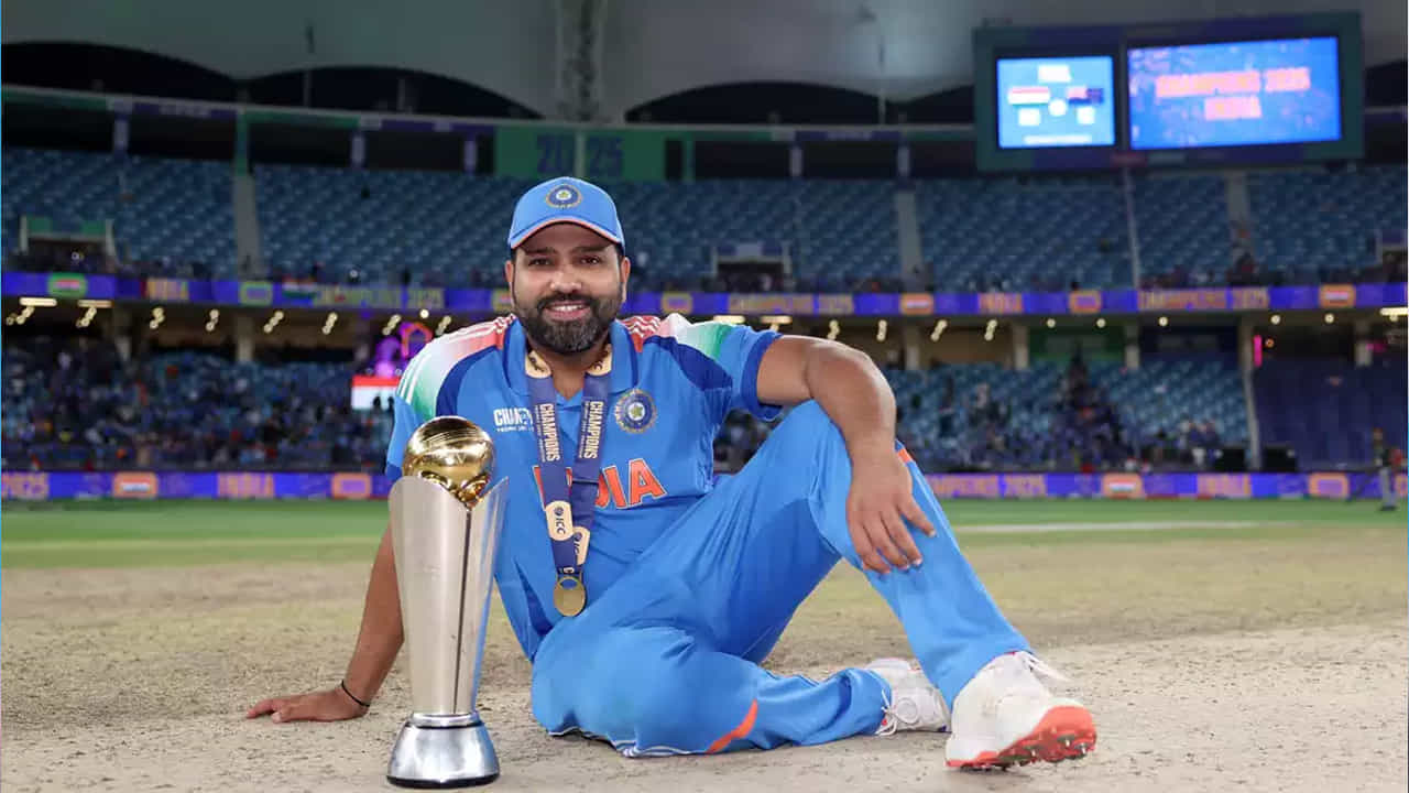 ఇటీవల బీసీసీఐ ఆస్ట్రేలియా వన్డే సిరీస్‌కు జట్టును ప్రకటించిన విషయం తెలిసిందే. ఈ సిరీస్‌కు శుభ్‌మన్ గిల్‌కు వన్డే కెప్టెన్సీ పగ్గాలు అప్పగించగా, రోహిత్ శర్మ, విరాట్ కోహ్లీలు సాధారణ ఆటగాళ్లుగా జట్టులో కొనసాగుతున్నారు. 2024 టీ20 ప్రపంచకప్, 2025 ఛాంపియన్స్ ట్రోఫీని గెలిచిన సారథిని అకస్మాత్తుగా కెప్టెన్సీ నుంచి తప్పించడంపై పలువురు మాజీ క్రికెటర్లు, అభిమానులు ఆశ్చర్యం వ్యక్తం చేశారు.