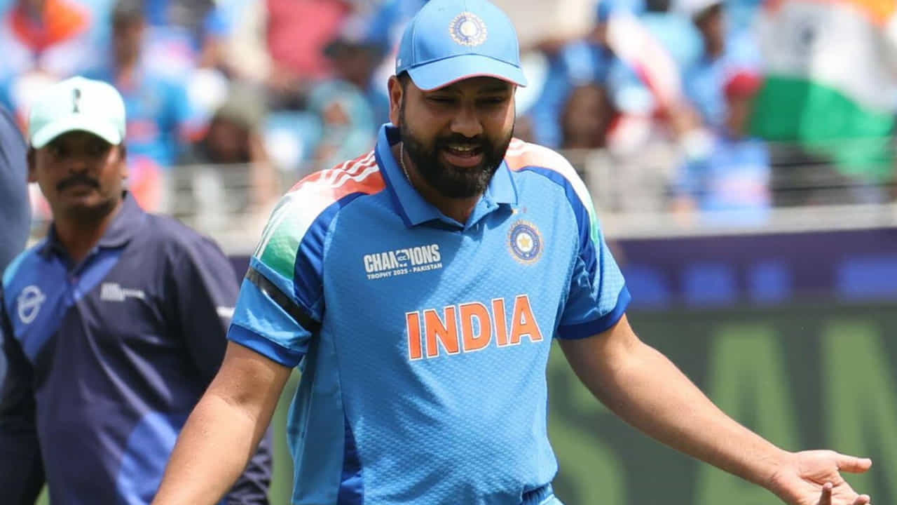బీసీసీఐ వర్గాల నుంచి అందిన ఈ సందేశం 'హిట్‌మ్యాన్' (రోహిత్ శర్మ) అభిమానులకు గొప్ప ఉపశమనాన్ని ఇచ్చింది. కెప్టెన్సీ కోల్పోయినప్పటికీ, రోహిత్ శర్మ భారత వన్డే జట్టులో ఇప్పటికీ కీలకమైన ఆటగాడిగా, అత్యంత సామర్థ్యం గల బ్యాట్స్‌మన్‌గా కొనసాగగలడనే స్పష్టమైన సంకేతాన్ని బోర్డు పంపింది.