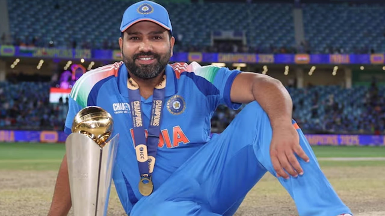 రోహిత్ శర్మ వన్డే రికార్డులు: రోహిత్ శర్మ భారతదేశం తరపున 273 వన్డేలు ఆడి, 48.77 సగటుతో 11,168 పరుగులు చేశాడు. వాటిలో మూడు డబుల్ సెంచరీలు, 32 సెంచరీలు, 58 హాఫ్ సెంచరీలు ఉన్నాయి. ఈ కాలంలో అతని అత్యుత్తమ స్కోరు 264. ఇది ODI క్రికెట్‌లో ప్రపంచ రికార్డు. రోహిత్ శర్మ ODIలలో తొమ్మిది వికెట్లు సాధించాడు. అతని ఉత్తమ ప్రదర్శన 27కి 2 వికెట్లు. అతను జూన్ 23, 2007న భారత జట్టు తరపున తన తొలి అంతర్జాతీయ మ్యాచ్ ఆడాడు. ఐర్లాండ్‌తో జరిగిన వన్డేలో అరంగేట్రం చేశాడు.