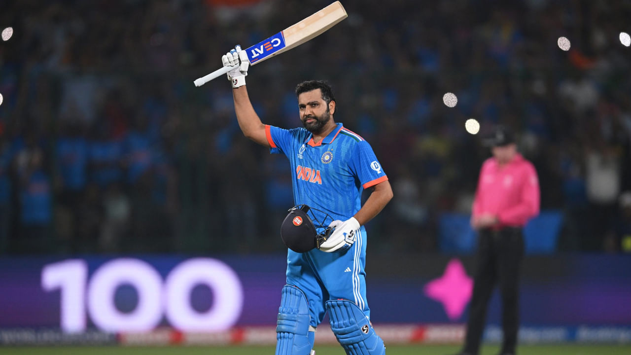 భారత క్రికెట్ నియంత్రణ మండలి (BCCI) సెలక్షన్ కమిటీ శుభ్‌మన్ గిల్‌ను కొత్త వన్డే కెప్టెన్‌గా నియమించింది. రోహిత్ శర్మను వన్డే కెప్టెన్సీ నుంచి కూడా తొలగించారు. రోహిత్ శర్మ ఇప్పుడు భారత వన్డే జట్టులో ప్రత్యేకంగా ఓపెనింగ్ బ్యాట్స్‌మన్‌గా బరిలోకి దిగనున్నాడు. రోహిత్ గురునాథ్ శర్మ.. ఈ దిగ్గజ భారత బ్యాట్స్‌మన్ రాబోయే 100 సంవత్సరాల పాటు ప్రపంచంలోని ఏ బ్యాట్స్‌మన్ అయినా బద్దలు కొట్టలేని ప్రపంచ రికార్డును కలిగి ఉన్నాడు. 