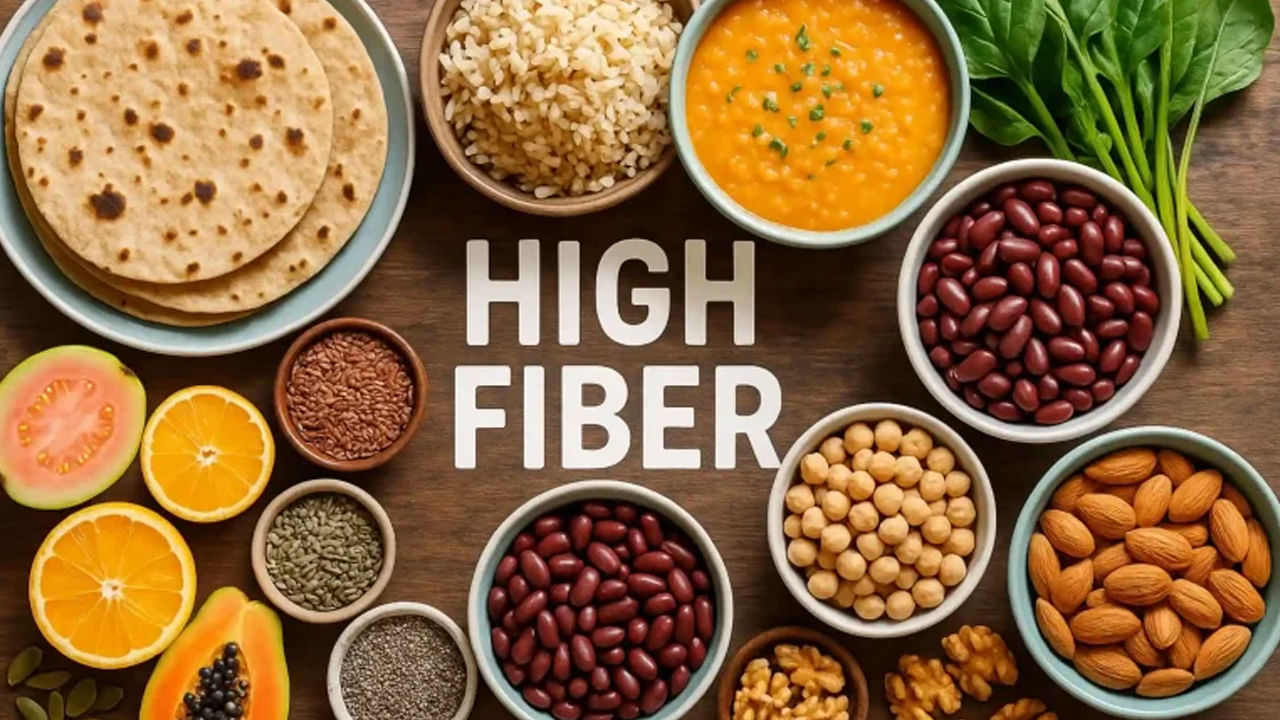 అదే విధంగా ఎప్పుడూ కూడా పడుకునే సమయంలో ఫైబర్ ఎక్కువగా ఉండే ఫుడ్ తీసుకోకూడదంట. ఎందుకంటే, ఇవి కూడా జీర్ణం అవ్వడానికి చాలా సమయం పడుతుంది కాబట్టి, ఫైబర్ ఎక్కువగా ఉండే ఫుడ్ రాత్రి సమయంలో తీసుకోవడం  వలన జీర్ణ సమస్యలు వస్తాయి. అలాగే త్వరగా బరువు పెరిగే ఛాన్స్ ఉంటుంది.