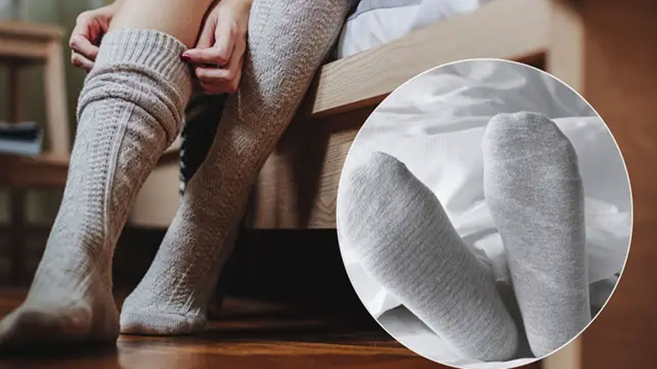 అందుకే వీలైతే రాత్రిపూట సాక్స్ ధరించకుండా ఉండటం మంచిది. అయితే మీకు చాలా చలిగా అనిపిస్తే నిపుణుల సలహా మేరకు సాక్స్ జాగ్రత్తగా ధరించాలి.