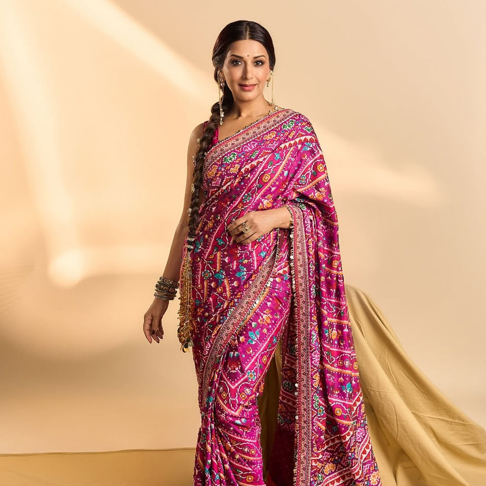 తెలుగులో ఆమె చేసింది తక్కువ సినిమాలే అయినప్పటికీ తనకంటూ మంచి గుర్తింపు సంపాదించుకుంది. క్యాన్సర్ కారణంగా చాలా కాలం సినిమాలకు దూరంగా ఉన్న ఆమె.. ఇప్పుడిప్పుడే తిరిగి ఇండస్ట్రీలో యాక్టివ్ అయ్యింది. అలాగే సోషల్ మీడియాలో ఆమె షేర్ చేసిన ఫోటోస్ చూసి అభిమానులు ఆశ్చర్యపోతున్నారు. 