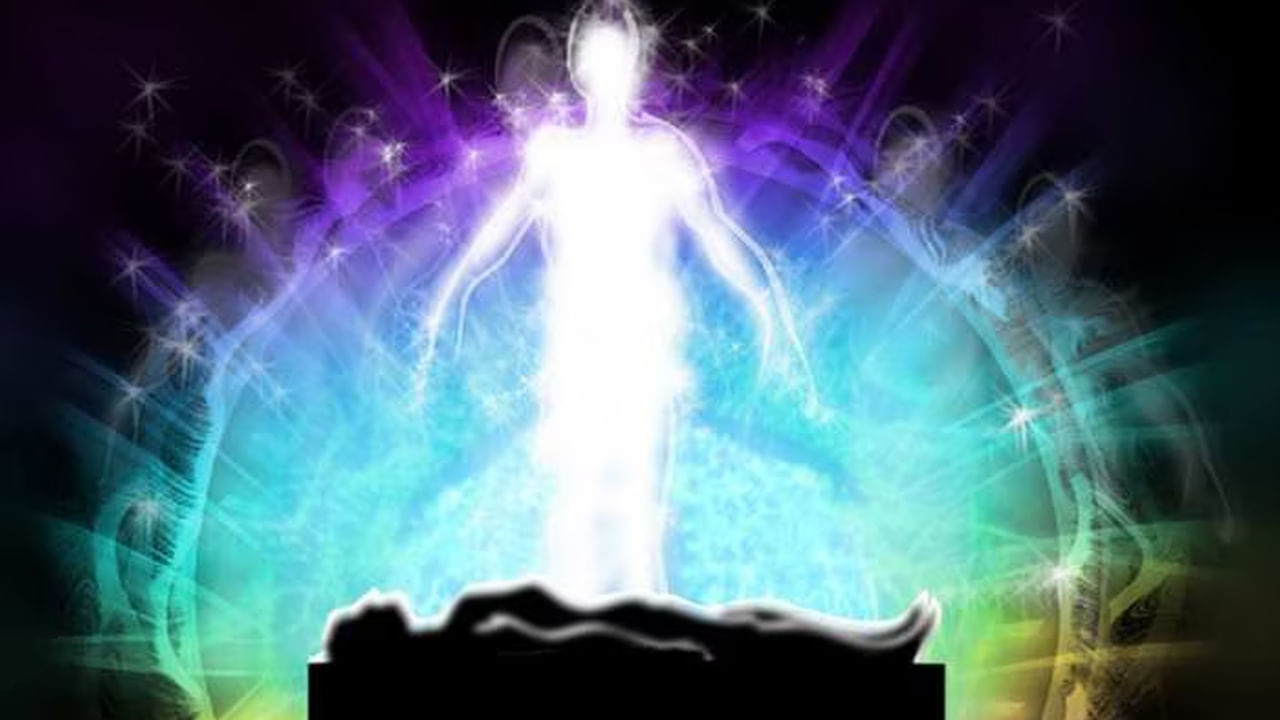 గరుడ పురాణం ప్రకారం భూమిపై ఉన్న ఏ జీవి అయినా సరే మరణిస్తుంది. మళ్లీ పుడుతుందంట. చనిపోయిన  మూడో రోజు నుంచి 40 రోజులలోపు ఆత్మ మరొక శరీరం ధరిస్తుందంట. ఒక శరీరం వదిలిన తర్వాత ఆత్మ యమలోకానికి వెళ్లి, అక్కడ తన పాప పుణ్యాలను లెక్కించుకొని, తగిన శిక్షలు అనుభవిస్తుంది.