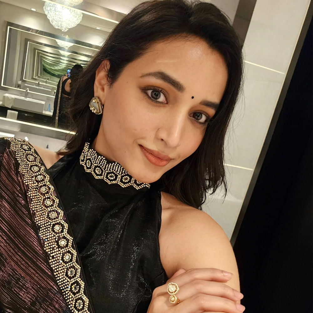 ఈ రోజు ఈ అందాల భామ పుట్టిన రోజు..శ్రీనిధి శెట్టి మోడల్ గా కెరీర్ మొదలుపెట్టి ఆతర్వాత మిస్ సుప్రనేషనల్ 2016 విజేత. ఈ ముద్దుగుమ్మ ప్రధానంగా కన్నడ, తెలుగు, తమిళ చిత్రాలలో నటిస్తుంది. 2015లో మిస్ కర్ణాటక , మిస్ బ్యూటిఫుల్ స్మైల్ టైటిళ్లను, 2016లో మిస్ సుప్రనేషనల్ ఇండియా టైటిల్ను గెలుచుకుంది.