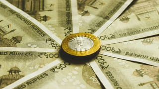 SSY వర్సెస్‌ PPF.. మంచి రాబడి కోసం ఏది బెస్ట్‌ స్కీమ్‌! వడ్డీ రేట్లు ఎలా ఉన్నాయి? పూర్తి వివరాలు..