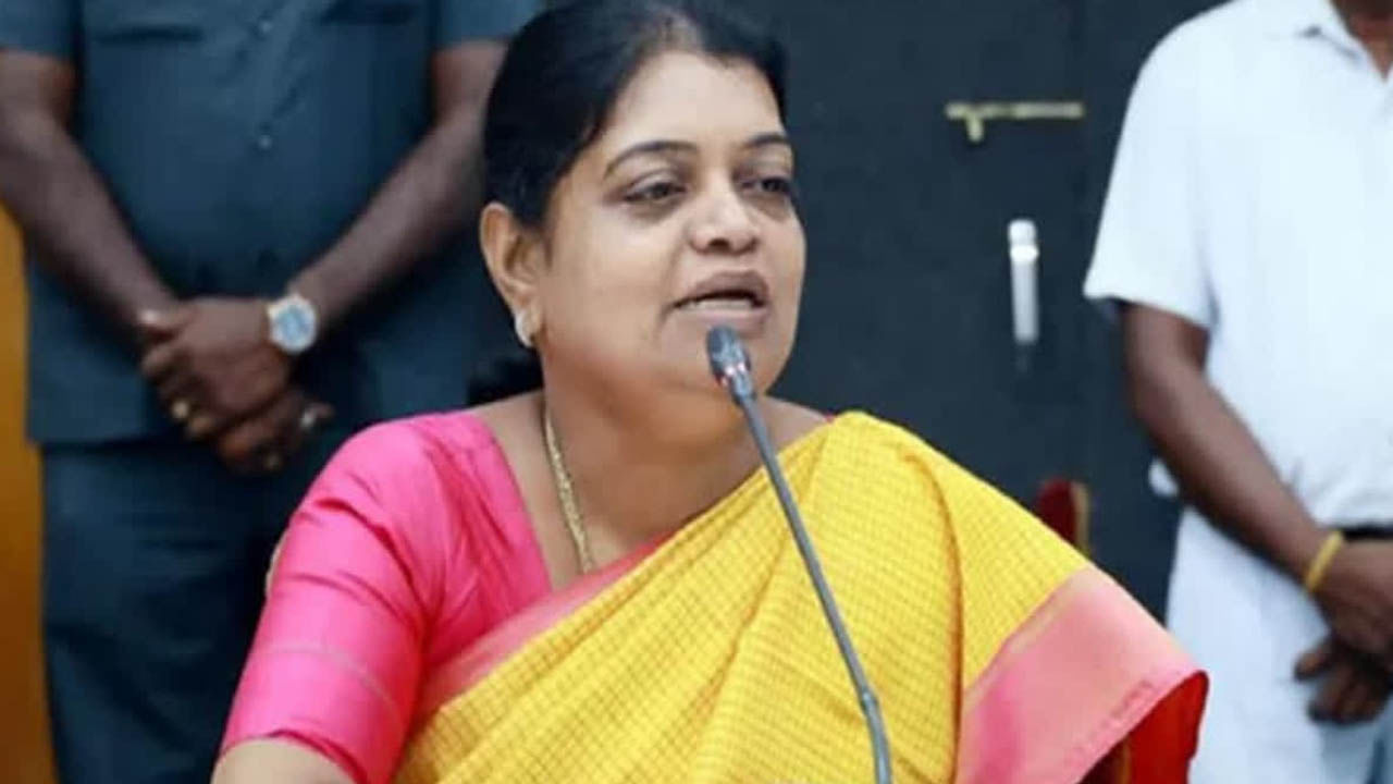 మహిళలను ఉచిత పథకాలతో పోల్చిన అన్నాడీఎంకే నేత.. సీవీ షణ్ముగం వ్యాఖ్యలపై దుమారం! – Telugu News | Tamil Nadu Minister P. Geetha Jeevan Slams AIADMK’s Shanmugam For ‘Degrading’ Remark Comparing Women To Welfare Freebies