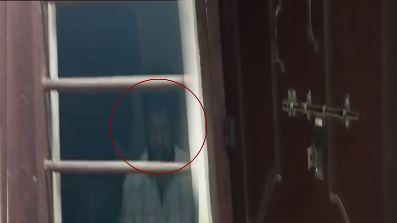 Telangana: చీకటి గదిలో చిలక్కొట్టుడు అనుకునేరు.. అసలు మ్యాటర్ తెలిస్తే షాక్