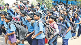 తెలంగాణ విద్యార్ధులకు ఎగిరిగంతేసే వార్త.. ఈసారి సంక్రాంతికి..