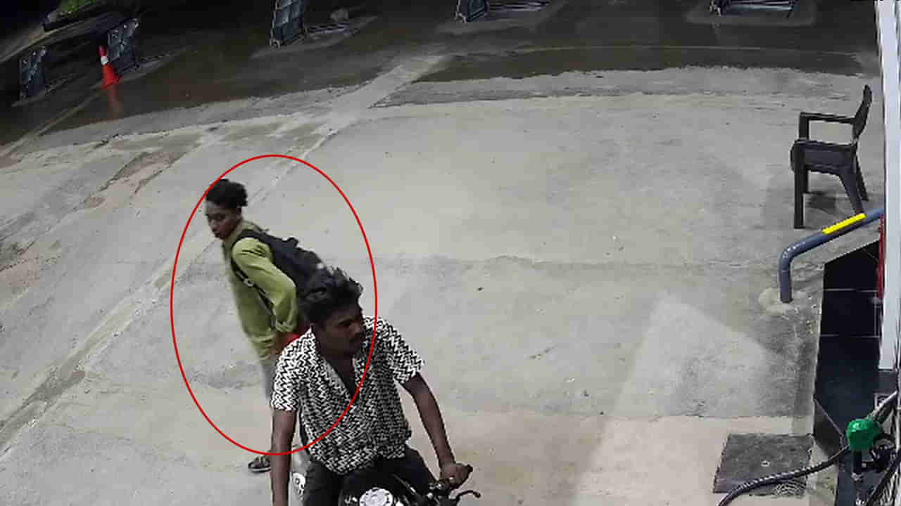 Kurnool: పెట్రోల్ బంక్లో చివరిగా కనిపించిన బైకర్.. అతడితో ఉన్న వ్యక్తి ఎవరంటే.?