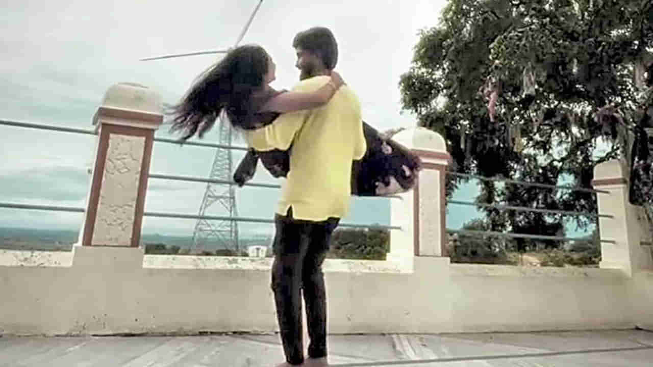 Andhra: మతి తప్పినదా.. మదమెక్కినదా.. ఎక్కడ ఉన్నామనే సోయి లేదా..?