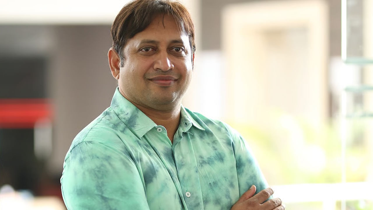 Producer SKN:మరోసారి గొప్ప మనసు చాటుకున్న 'బేబీ' నిర్మాత.. ఆ హీరో అభిమానికి అండగా నిలిచిన ఎస్కేఎన్