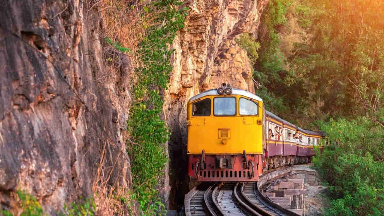 21 రోజులు, 11 స్టాప్‌లు.. బాబోయ్.! బాహుబలి రైలు బండి ఇది.. టికెట్ ధర తెలిస్తే మైండ్ తిరుగుద్ది