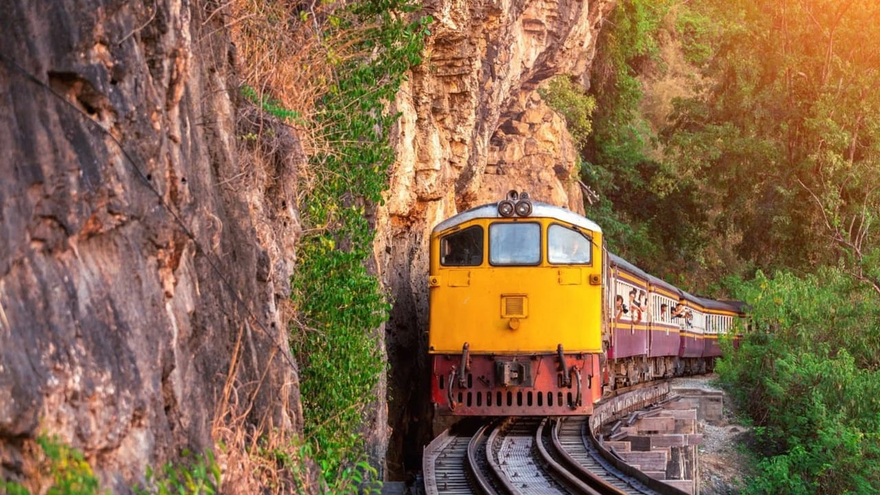 21 రోజులు, 11 స్టాప్‌లు.. బాబోయ్.! బాహుబలి రైలు బండి ఇది.. టికెట్ ధర తెలిస్తే మైండ్ తిరుగుద్ది