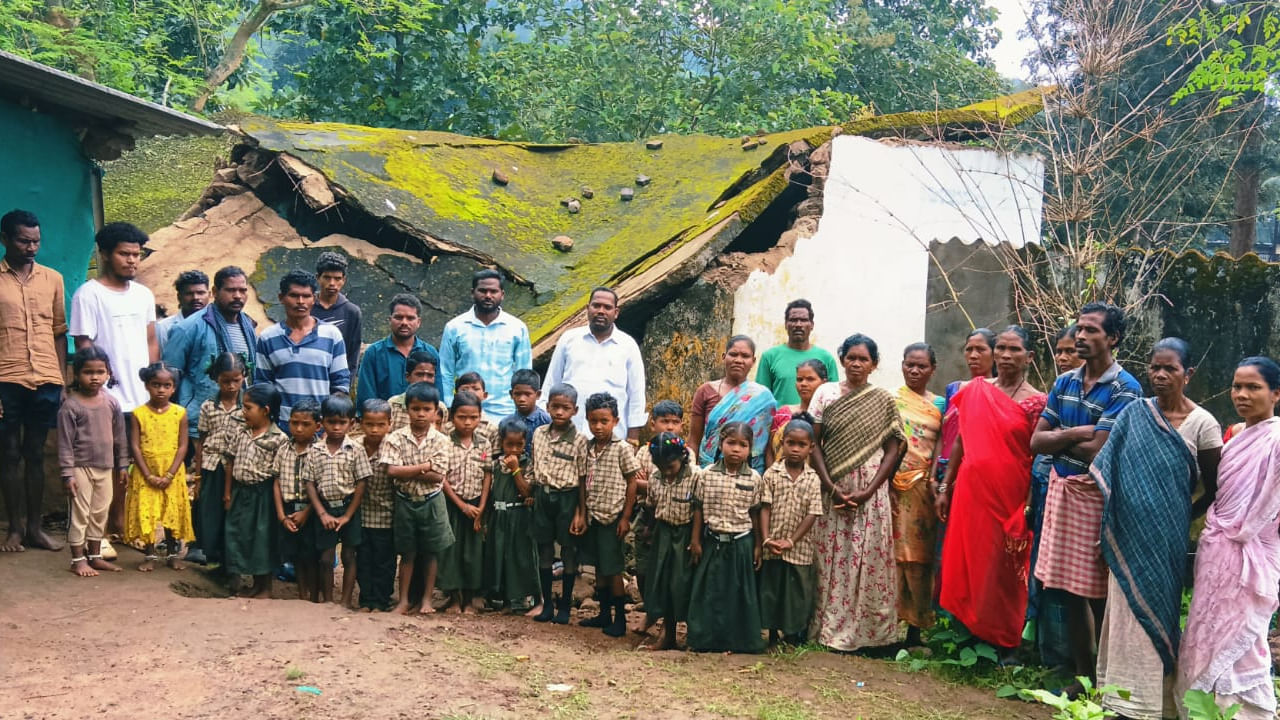 Andhra Pradesh: దసరా సెలవుల తెల్లారి అంతా స్కూల్కి వెళ్లారు.. ఒక్కసారిగా షాక్..