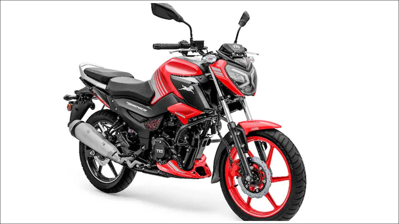  TVS Raider 125: టీవీఎస్‌ రకరకాల బైక్‌లను అందుబాటులోకి తీసుకువస్తోంది. అత్యాధునిక ఫీచర్స్‌ను జోడిస్తూ మార్కెట్లో విడుదల చేస్తుంది. టీవీఎస్ మోటార్ కంపెనీ తన ప్రసిద్ధ 125సీసీ మోటార్ సైకిల్, టీవీఎస్ రైడర్ తాజా, అత్యంత అధునాతన వెర్షన్‌ను ఆవిష్కరించింది. దీనిని ఇప్పుడు "ది వికెడ్ ట్రోయికా" అని పిలుస్తారు. విభాగంలోని సరికొత్త ఫీచర్స్‌తో కొత్త రైడర్. పూర్తిగా కొత్త అవతారంలో శక్తి, సాంకేతికత, భద్రతతో వస్తుంది.