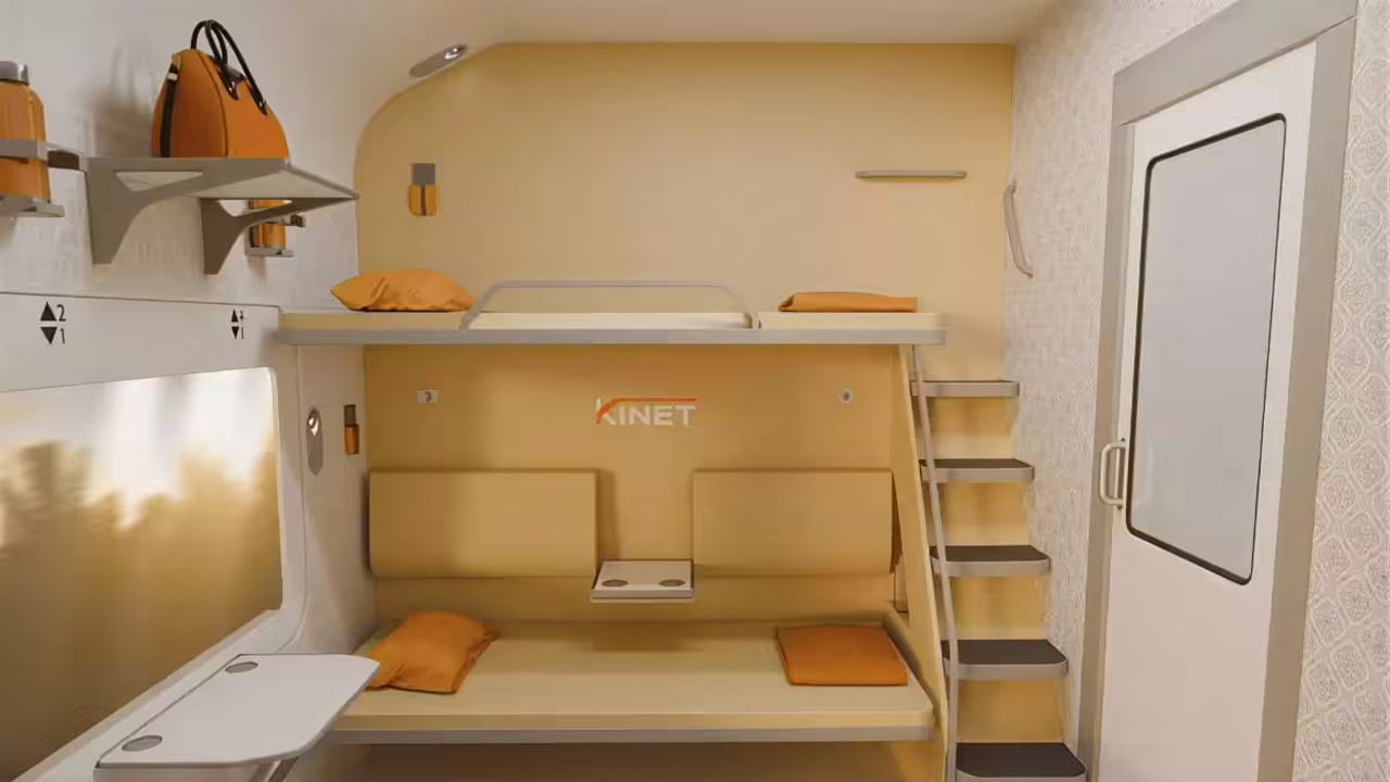 వందే భారత్ స్లీపర్ మొదట ఢిల్లీని అహ్మదాబాద్, భోపాల్, పాట్నా వంటి గమ్యస్థానాలతో కలుపుతుంది, ప్రయాణ సమయాల్లో 1,000 కి.మీ వరకు దూరాన్ని కవర్ చేస్తుంది. రెండవ రైలు సెట్ సిద్ధమైన తర్వాత, 2025 అక్టోబర్ మధ్యలో దీనిని అధికారికంగా ప్రారంభించనున్నట్లు రైల్వే మంత్రి అశ్విని వైష్ణవ్ సూచించారు. విజయవంతంగా అమలు అయితే, వందే భారత్ స్లీపర్ వేగం, సౌకర్యం, ఆధునిక సౌకర్యాల సాటిలేని కలయికను అందిస్తుంది.