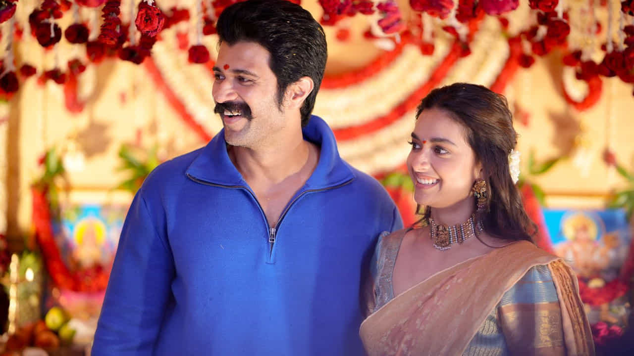 ఇందులో విజయ్ సరసన కీర్తి సురేష్ నటిస్తుంది. గతంలో వీరిద్దరు కలిసి మహానటి చిత్రంలో నటించారు. అయితే అప్పుడు సినిమాలో కీలకపాత్ర పోషించిన.. ఇప్పుడు కీర్తితో జతకట్టనున్నారు. ఇందులో వీరిద్దరు జోడిగా కనిపించనున్నారు.