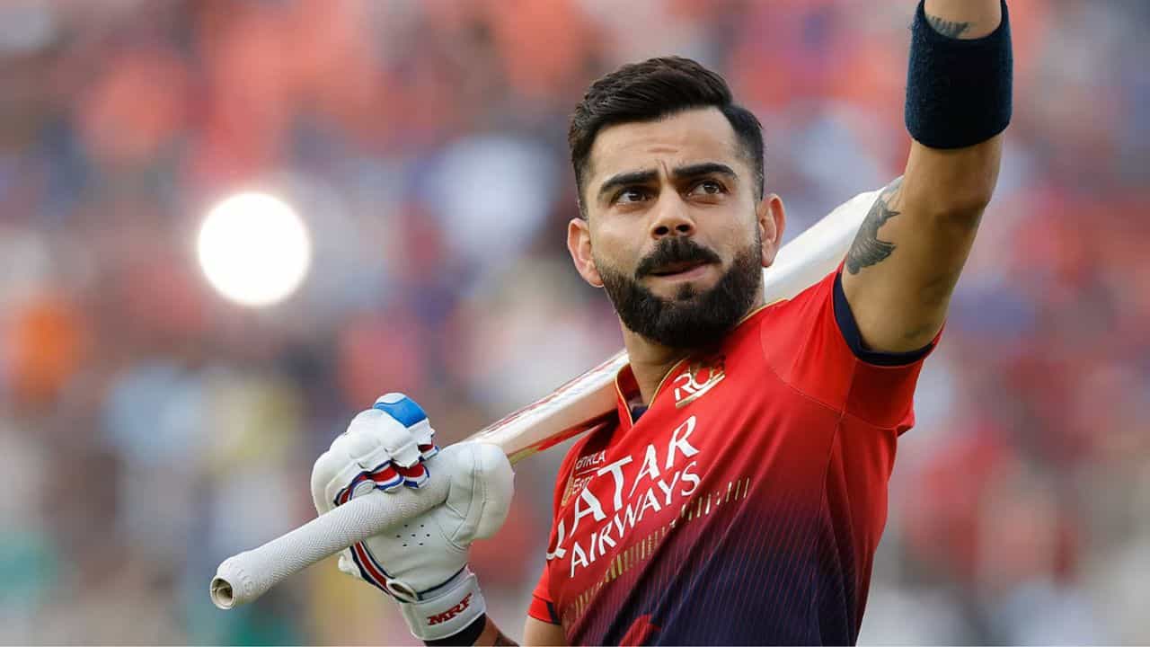 క్రీడా ప్రపంచంలోని ప్రధాన వేదికలలో విరాట్ కోహ్లీకి అత్యధిక సోషల్ మీడియా ఫాలోయింగ్ ఉంది. ప్రపంచవ్యాప్తంగా కోహ్లీకి ఉన్న ప్రజాదరణ అతని గ్లోబల్ స్టార్ హోదాను పటిష్టం చేస్తుంది. ఈ క్రమంలో కోహ్లీని ఇన్‌స్టాగ్రామ్‌లో చాలా ఎక్కువమంది అనుసరిస్తున్నారు. అక్టోబర్ 2025 నాటికి, విరాట్ కోహ్లీ ఇన్‌స్టాగ్రామ్ ఫాలోయింగ్ 273 మిలియన్లకు చేరుకుంది. అతను ప్రపంచవ్యాప్తంగా అత్యధికంగా ఫాలో అవుతున్న ఆసియన్, ప్రపంచవ్యాప్తంగా అత్యధికంగా ఫాలో అవుతున్న క్రికెటర్‌గా నిలిచాడు. ఇన్‌స్టాగ్రామ్‌లో కోహ్లీకి ఉన్న ప్రజాదరణ అతన్ని లెజెండరీ ఫుట్‌బాల్ ఆటగాళ్ళు క్రిస్టియానో ​​రొనాల్డో, లియోనెల్ మెస్సీలతో పాటు అత్యధికంగా ఫాలో అవుతున్న అథ్లెట్లలో ఒకరిగా చేస్తుంది.