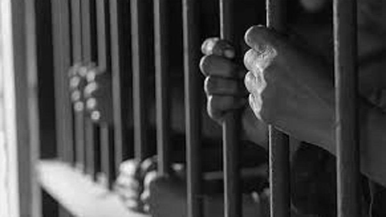 జైల్లో ఉన్న ఖైదీలు MLA, MPగా పోటీ చేయొచ్చా? చట్టం ఏం చేబుతుందంటే..