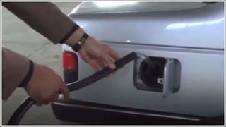 Watch: చిల్లర నాణేలతో కూతురికి స్కూటర్‌ కొన్న రైతు.. గంటల కొద్దీ లెక్కించిన షో రూం సిబ్బంది..