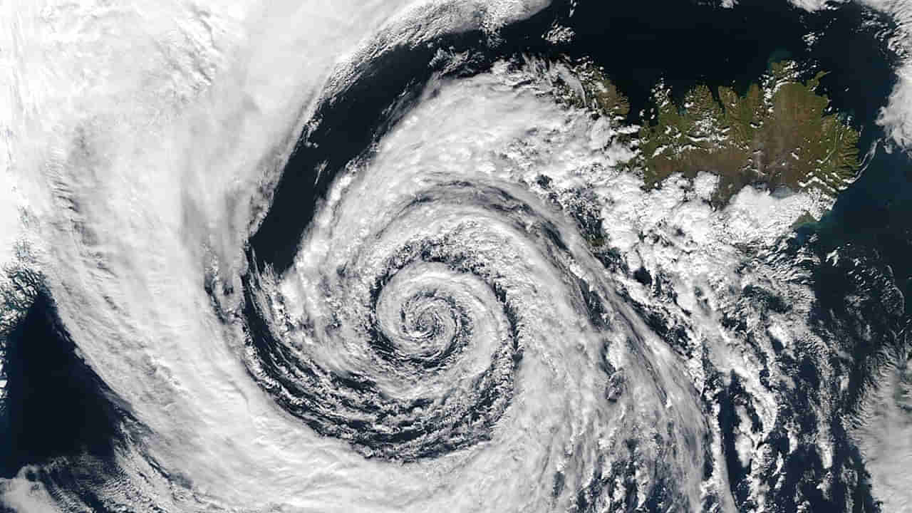 Andhra Rains: తుఫాన్‌గా బలపడనున్న అల్పపీడనం.. ఏపీలో అత్యంత భారీ వర్షాలు..