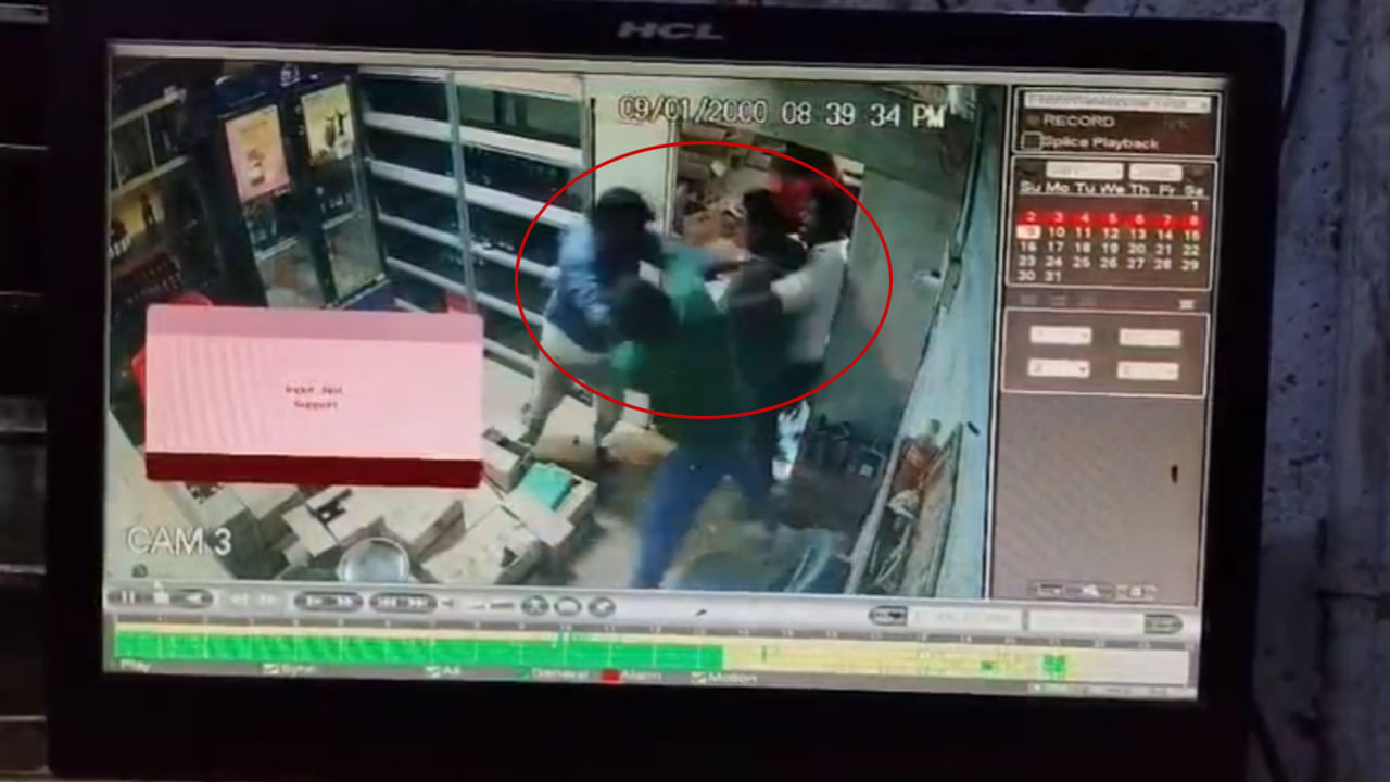 Khammam: 'మాకు ఆ బ్రాండ్ మందే కావాలి..' లేదన్నందుకు మందుబాబులు ఏం చేశారో చూడండి..