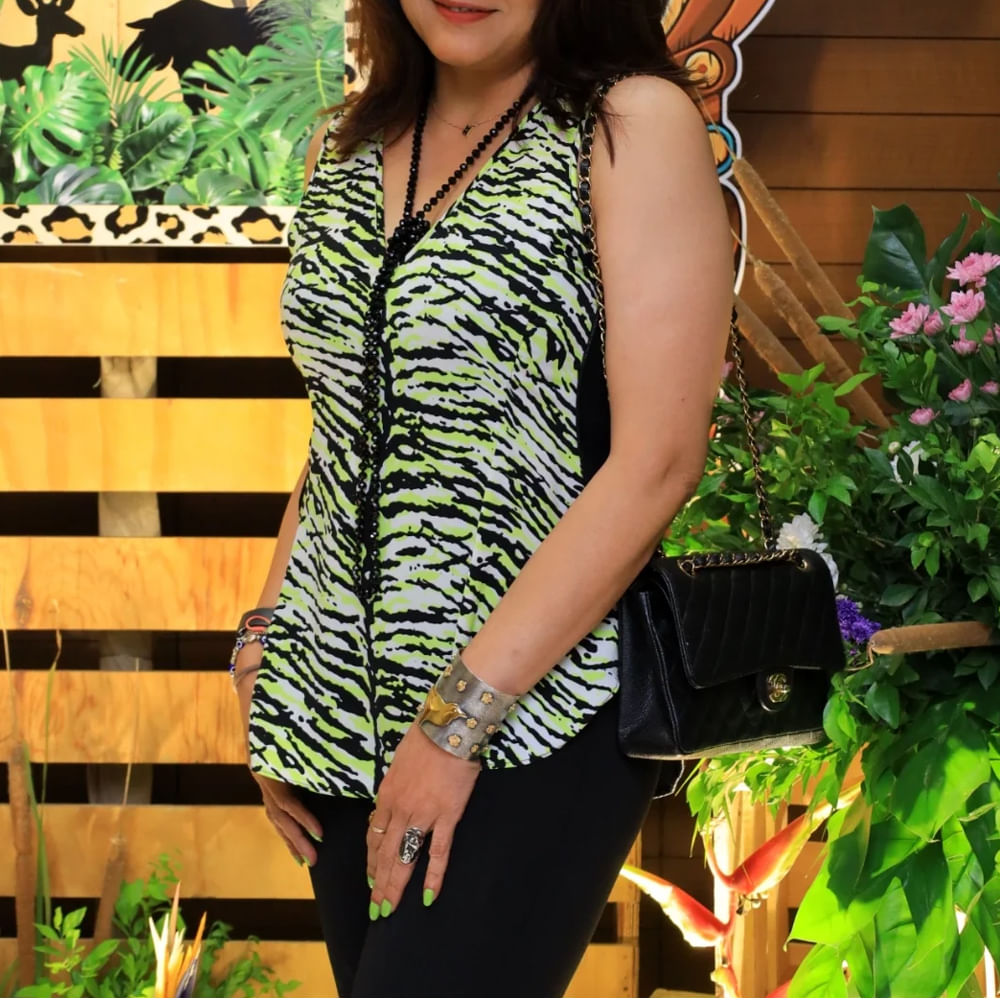 ఒక సినిమా అభిమానుల మనసు గెలుచుకుని 1000 కోట్ల రూపాయలకు పైగా వసూలు చేయాలంటే దానికి మంచి కథ, ప్రముఖ నటీనటులు ఉండాలి. 1000 కోట్ల క్లబ్ గురించి మాట్లాడినప్పుడల్లా అది ప్రముఖ నటుడి సినిమా అని చెప్తుంటారు. అయితే వెయ్యికోట్లు వసూల్ చేసిన సినిమా నటీనటులు గురించి ఓ సారి చూద్దాం.