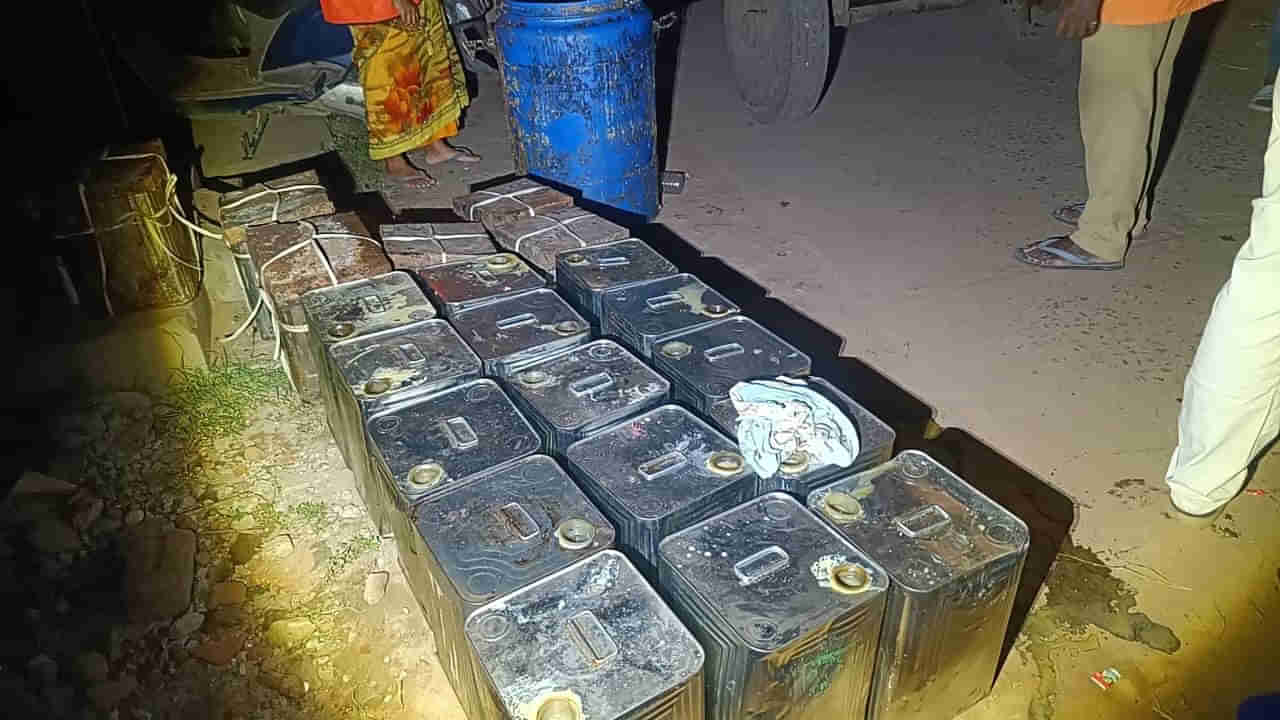 Andhra: పిఠాపురంలో గుట్టుచప్పుడు యవ్వారం.. డబ్బాలు డబ్బాలుగా.. అమ్మబాబోయ్