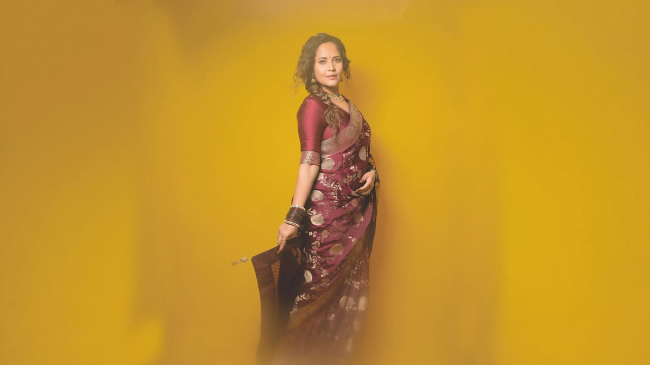 ఈ మూవీలో చిన్న రోల్ లో కనిపించి, తన అందం, నటనతో అందరినీ ఆకట్టుకుంది. దీంతో ఏకంగా రామ్ చరణ్ సినిమాలోనే ఛాన్స్ కొట్టేసింది. ఈ బ్యూటీ సుకుమార్, రామ్ చరణ్ కాంబోలో వచ్చిన, రంగస్థలం సినిమాలో నటించి, రంగమ్మత్తగా తన నటనతో ప్రతి ఒక్కరినీ ఆకట్టుకుంది.