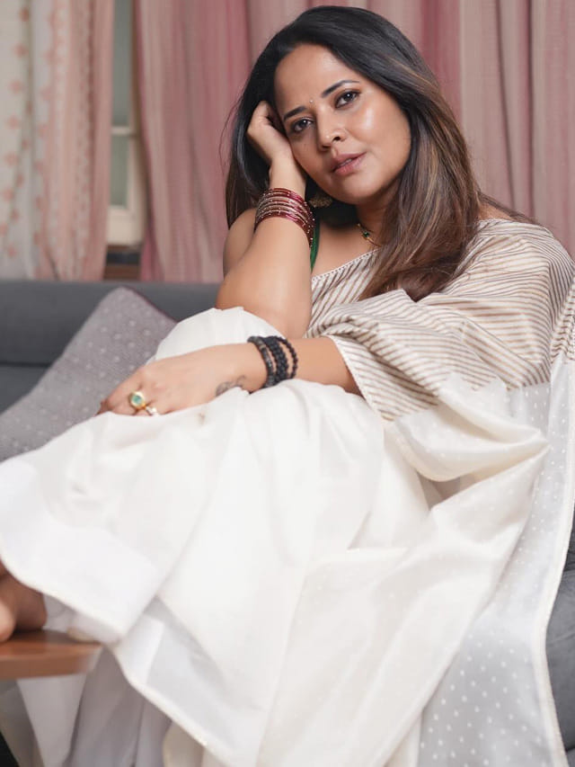 రంగుల చిలక రంగమ్మత్త వయ్యారాలతో అదరగొట్టిందిగా.. అనసూయ పిక్స్ వైరల్