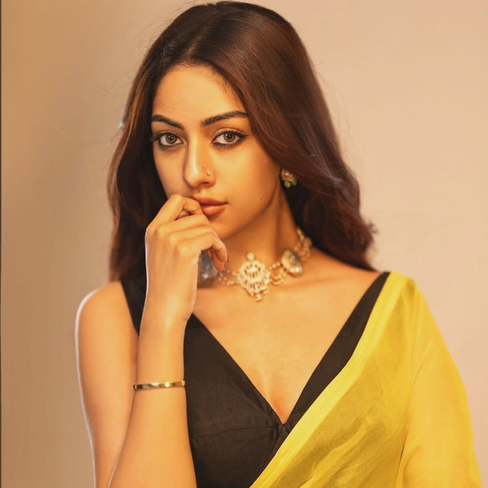 అను ఇమ్మాన్యుయేల్.. తెలుగు సినిమా ప్రియులకు పరిచయం అక్కర్లేని పేరు. దేశాలు దాటి హీరోయిన్ కావాలని టాలీవుడ్ లోకి అడుగుపెట్టింది. అందం, అభియనయంతో కట్టిపడేసింది. దీంతో తెలుగుతోపాటు తమిళం, మలయాళం భాషలలోనూ వరుస అవకాశాలు అందుకుంది. 