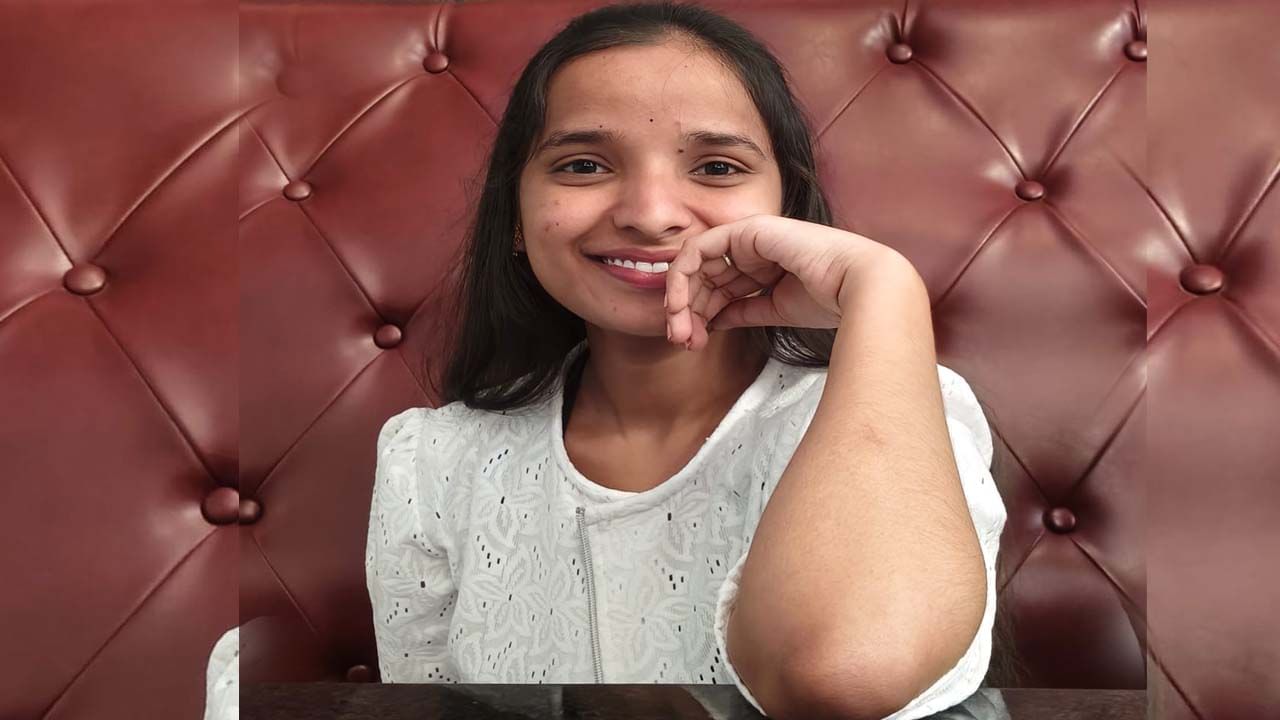 ప్రేమ జంట ఏకాంతం కోసం రూమ్ ఇచ్చి వెళ్లిన స్నేహితురాలు.. వచ్చి చూసేసరికి షాక్..!