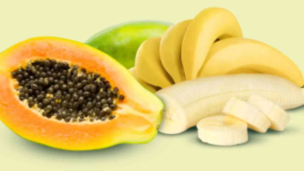 కనీసం రోజుకు ఒక అరటి పండు తినాలంటారు, ఎందుకంటే ఇందులో ఉండే పొటాషియం, కాల్షియం శరీరానికి తక్షణ శక్తిని అందివ్వడమే కాకుండా, ఎముకలు, కండరాల బలానికి తోడ్పడుతుంది. ఇక బొప్పాయి రక్తప్రసరణను మెరుగు పరచడం, హిమోగ్లోబిన్ పెరుగుదలకు ఉపయోగపడటమే కాకుండా, చెడు కొలెస్ట్రాల్‌ను నియంత్రిస్తుంది.