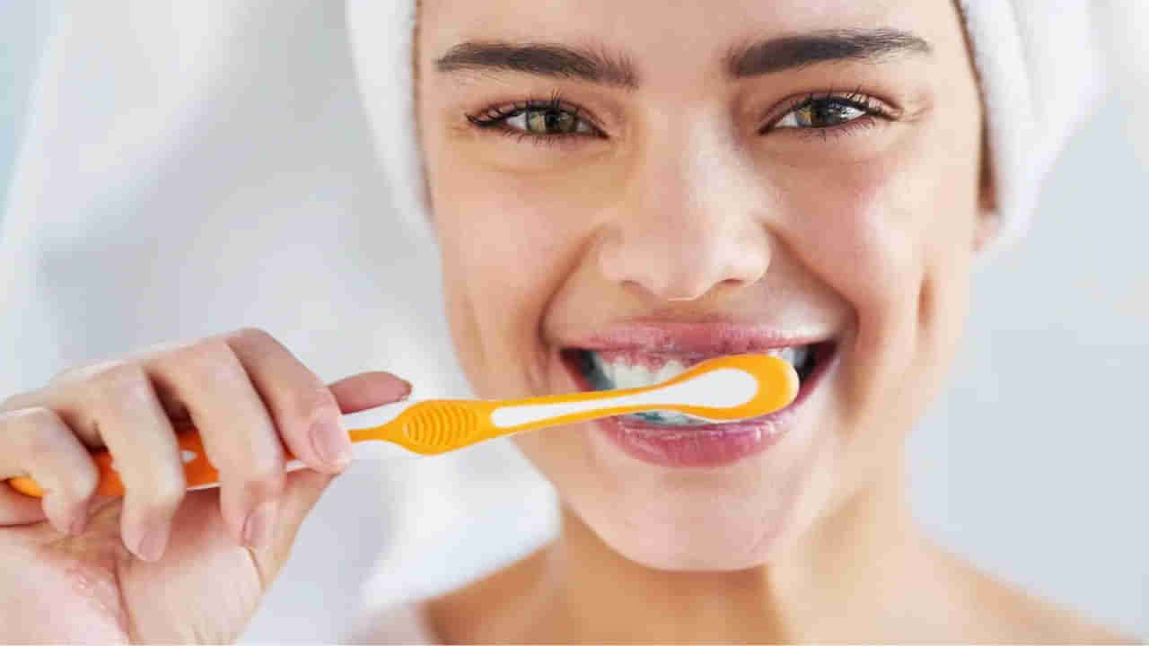 ఉదయం లేదా రాత్రి.. ఎప్పుడు పళ్లు తోముకోవడం మంచిది.. తెలుసుకోకపోతే ఈ సమస్యలు ఖాయం..